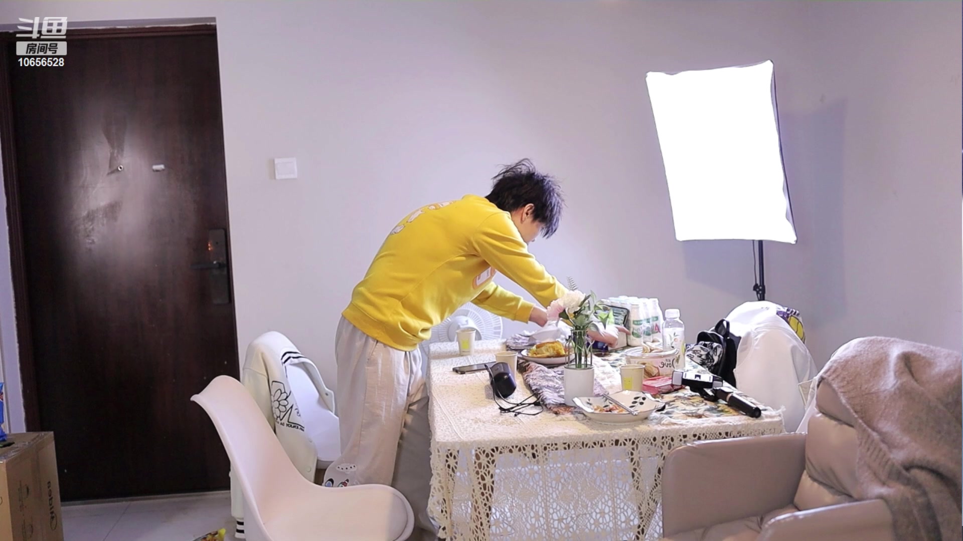 【2023-02-26 17点场】唐6儿：【小奶团】 黄金双倍卡 哟 我来了哟