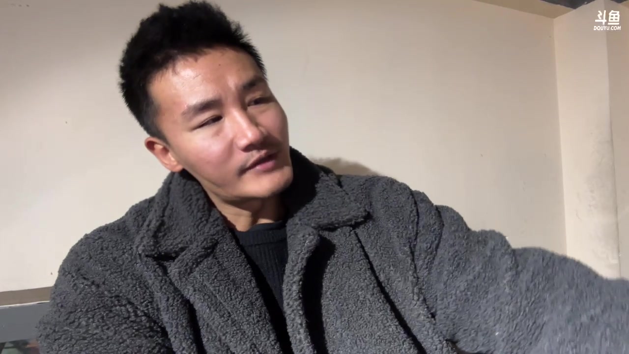 【2023-02-27 18点场】黑人毅：带羽毛练腿，我练二头