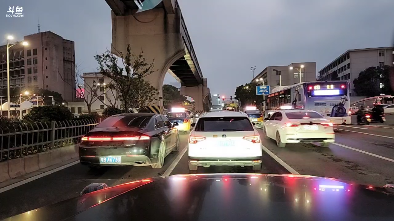 我在斗鱼看JSA丶北京小王哥直播户外