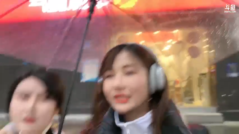 【2023-3-1 18点场】妮儿Nierrr:下午5点40户外直播