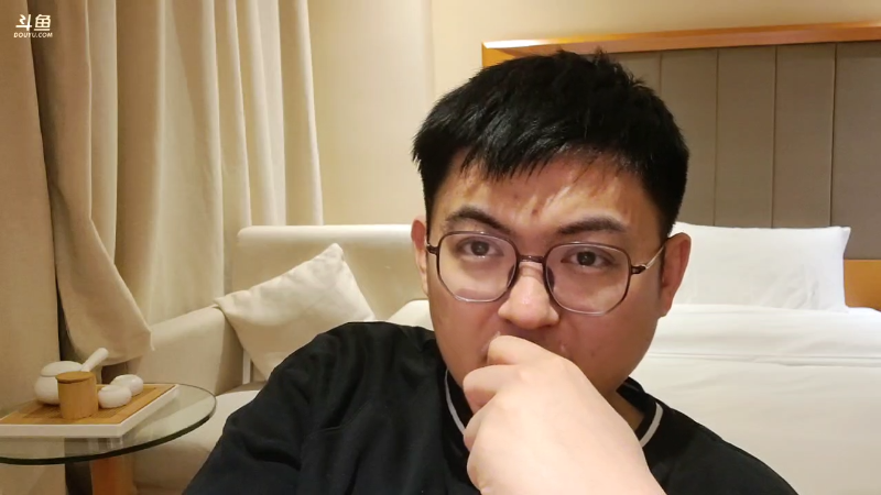 我在斗鱼看火力堂主直播音乐
