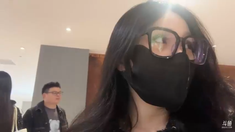 【2023-03-03 19点场】若若跑的贼快：今天开始上海户外之旅~