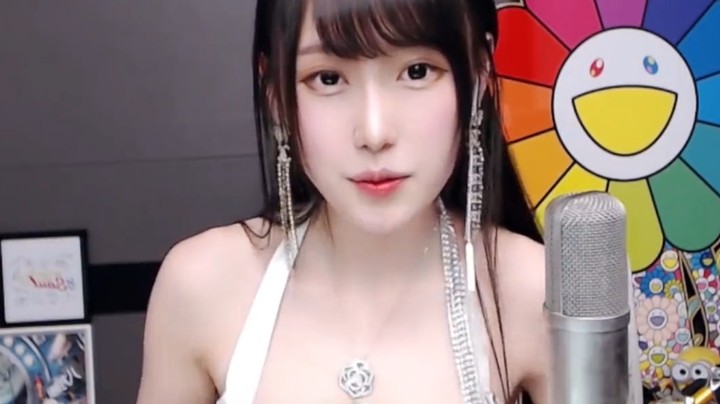 怪今天的袜子太薄啦腐团儿