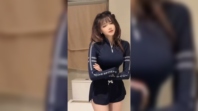 今天饰演的是一个美女