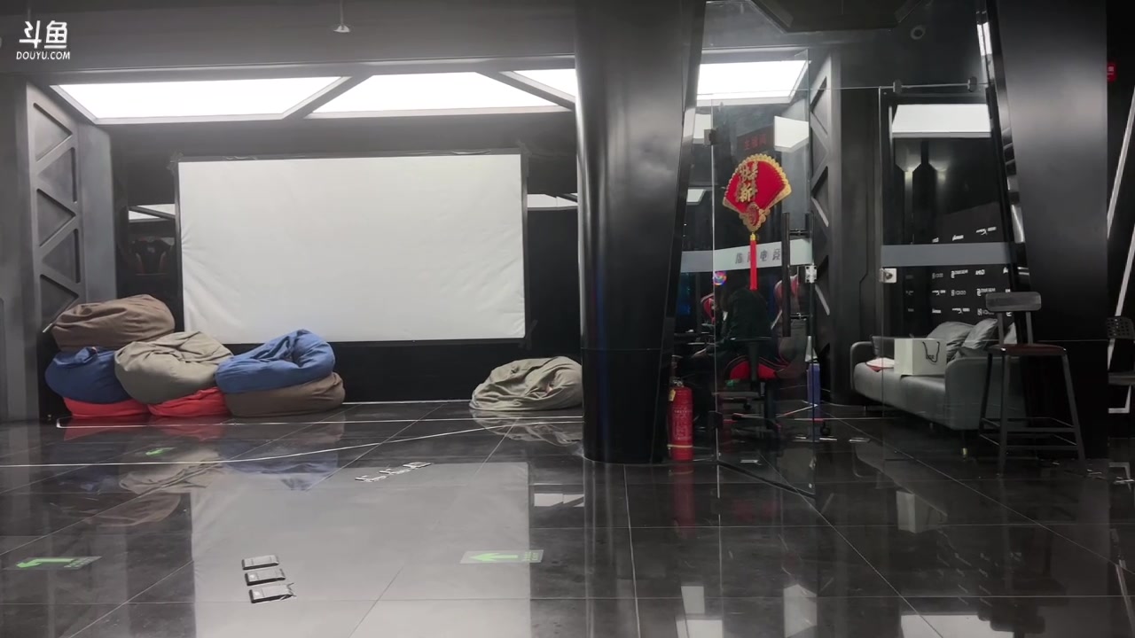 【2023-03-04 16点场】diyy刘頔：diyy：电竞馆户外