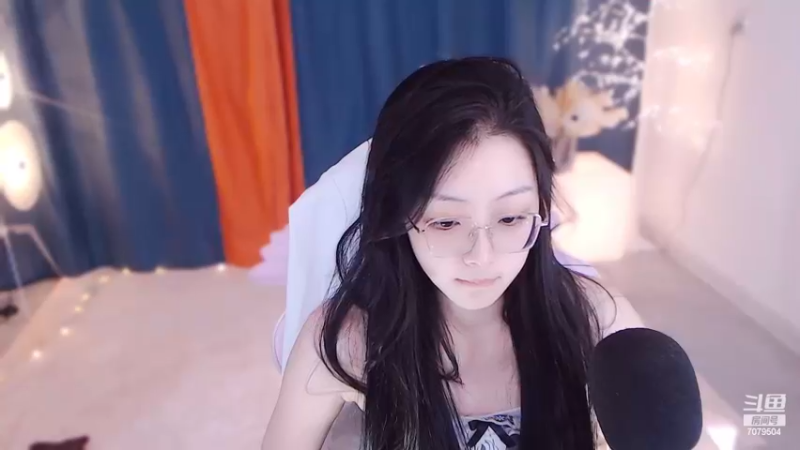 【2023-03-02 22点场】美女小莹：不会有人还没看过游戏区的舞蹈主播吧