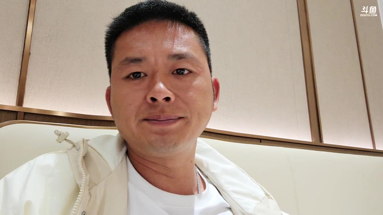 【2023-03-06 02点场】洪湖小肖：今天晚上8点开播