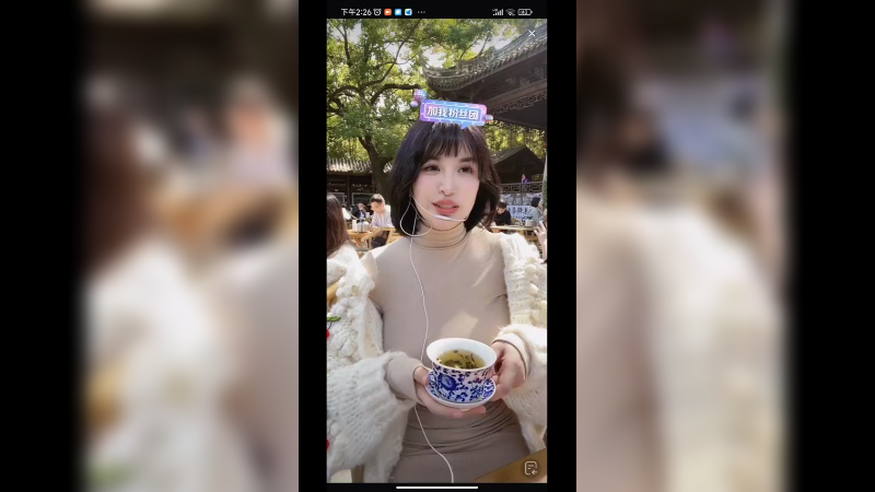 美女小姐姐好久不见，出来游玩喝茶