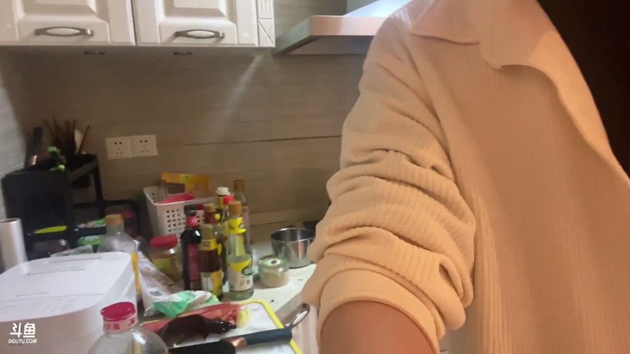 【2023-03-08 21点场】网友张顺飞：今晚水友点菜：鱼香肉丝。