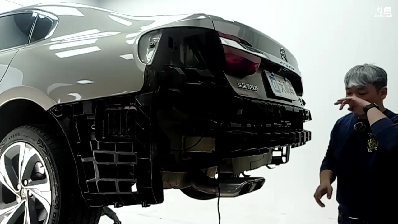 【2023-03-09 19点场】大飙车：直播拆解雪铁龙C6