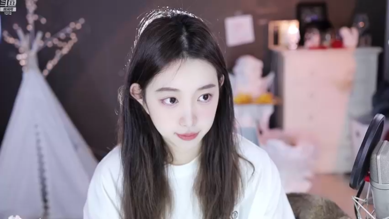 【2023-03-09 00点场】小肉球阿：爱笑的女孩运气不会差~