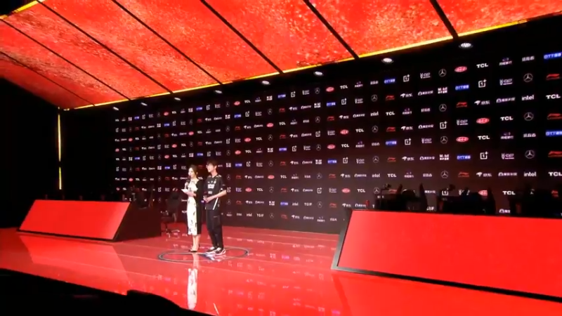 2023LPL春季赛主持人余霜采访jiejie