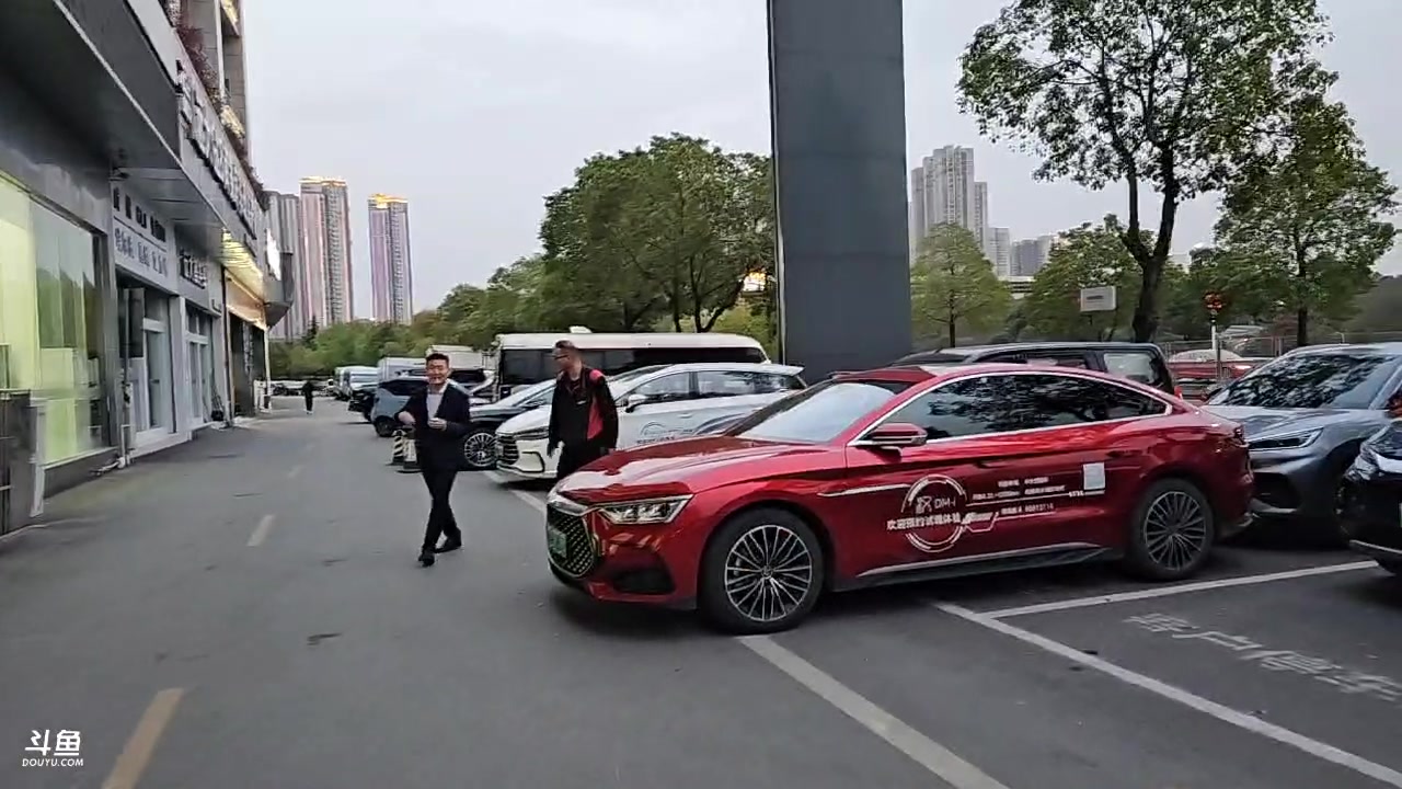 【2023-03-12 17点场】蓝战非OvO：改车理发环游世界