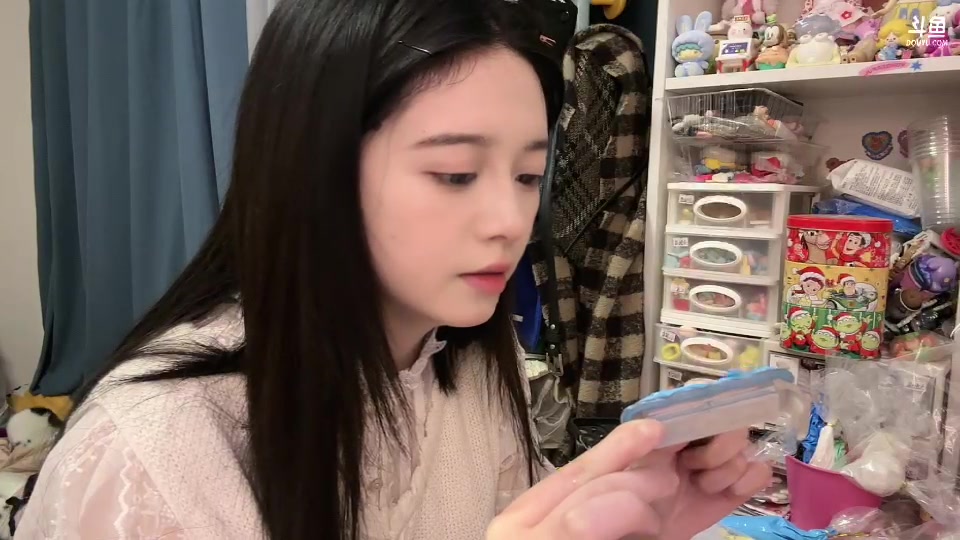 【2023-03-10 16点场】douyu小漠：由乃：长得真牛逼啊