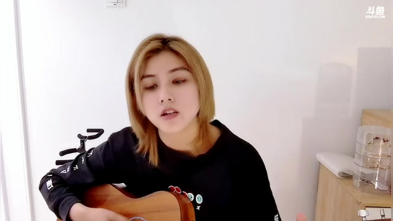 【2023-03-13 22点场】我是唐菲：我的青春 我不是没伤痕
