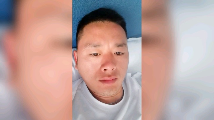 洪湖小肖发布了一个斗鱼视频2023-03-15