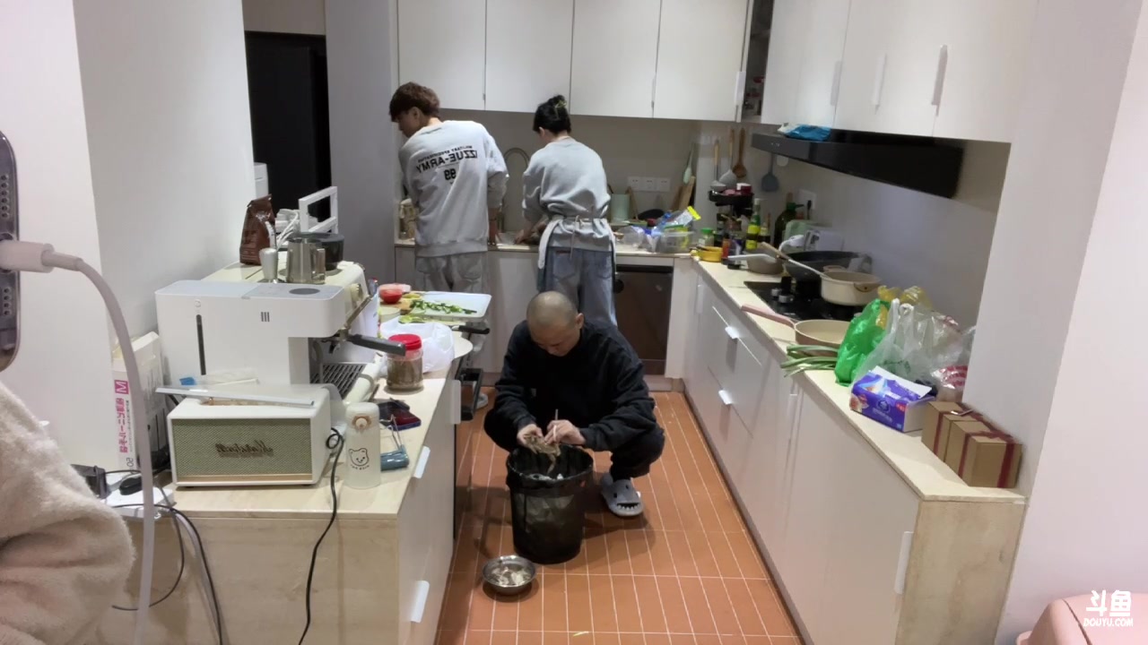 【2023-03-16 19点场】Kiki仔ovo：【kiki仔】朋友聚会