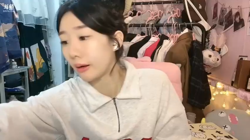 百百美女真可爱啊