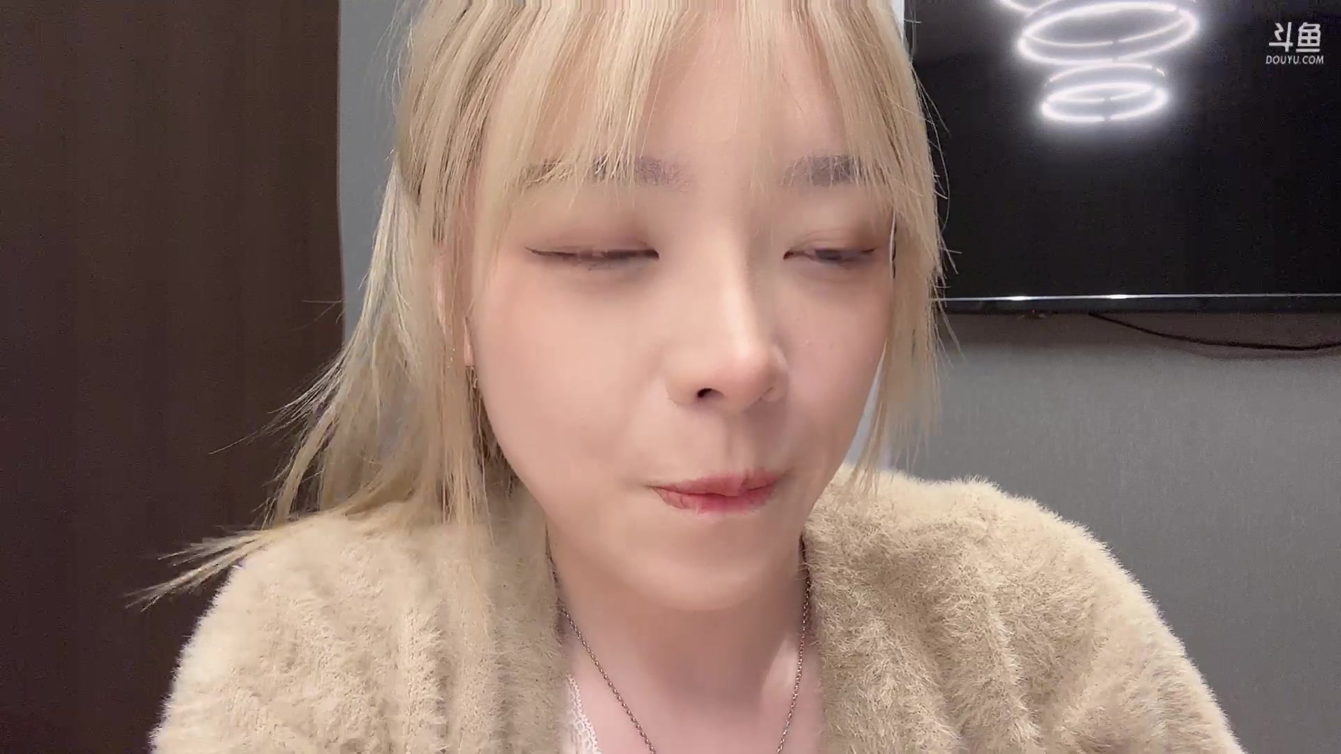 【2023-03-17 20点场】童猪啊i：6点左右户外。名人堂请投马老师谢谢~