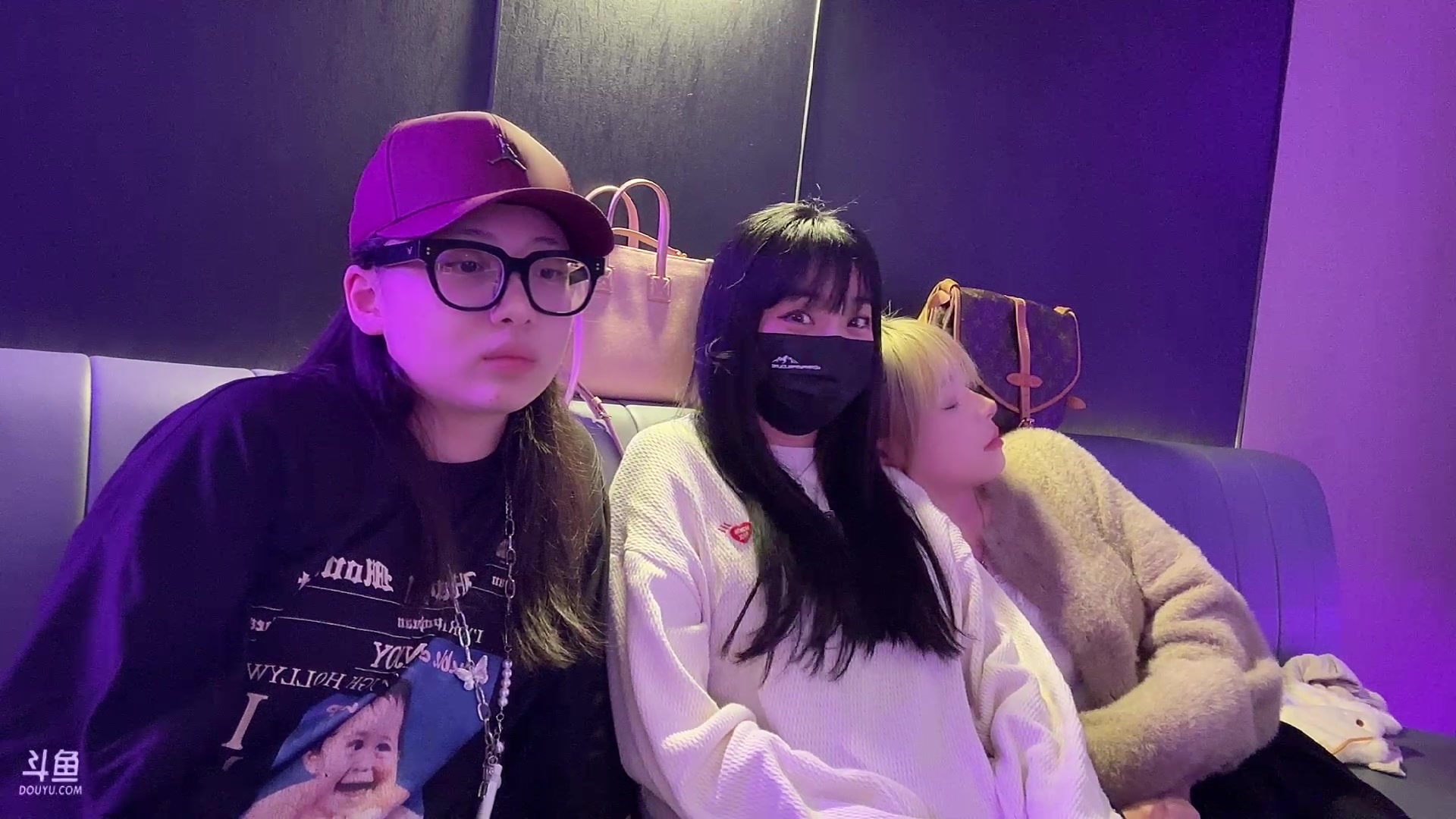 【2023-03-18 01点场】童猪啊i：6点左右户外。名人堂请投马老师谢谢~