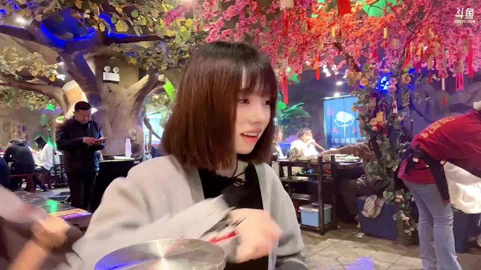 【2023-03-17 20点场】douyu小漠：小漠：神秘女生约我吃个饭