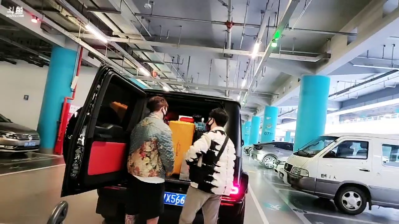 我在斗鱼看JSA丶北京小王哥直播户外