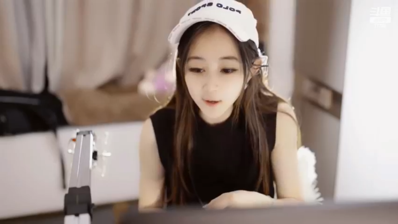 睡懵的小七还是可爱啊