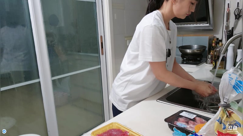 【2023-03-22 21点场】刘灶灶：做饭划水啊。。。。。