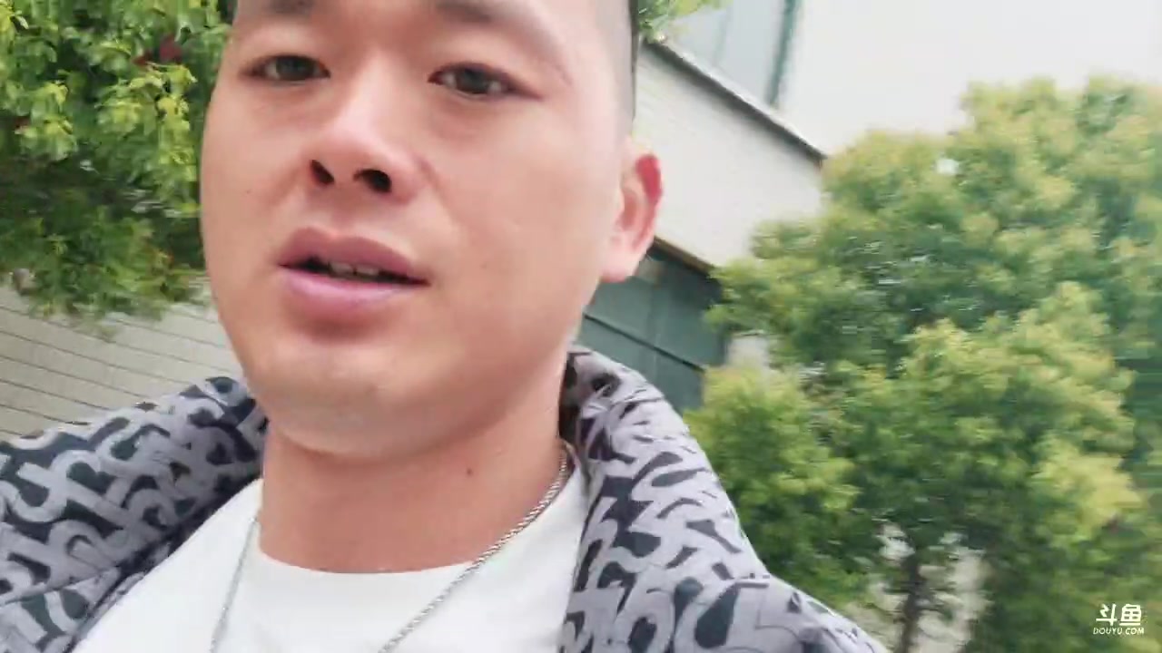 【2023-03-23 15点场】洪湖小肖：今天带大家看看机车