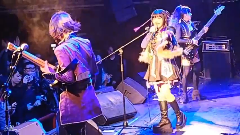 肖哥看美女刘安琪唱歌很活力四射啊