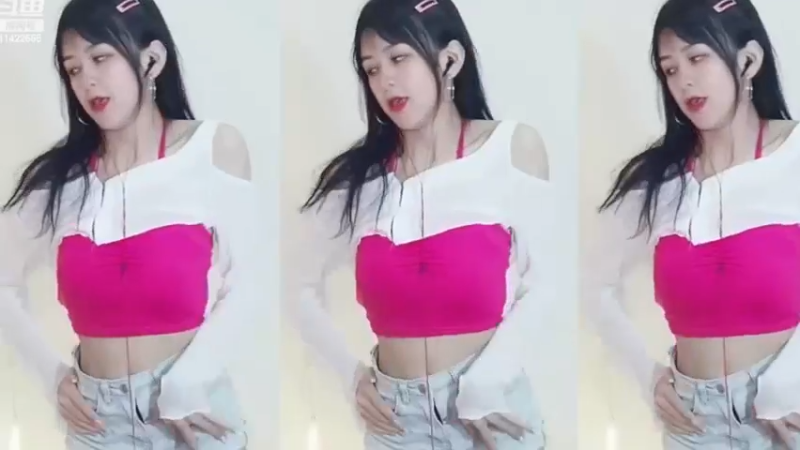 欣赏小姐姐的舞蹈 (2)