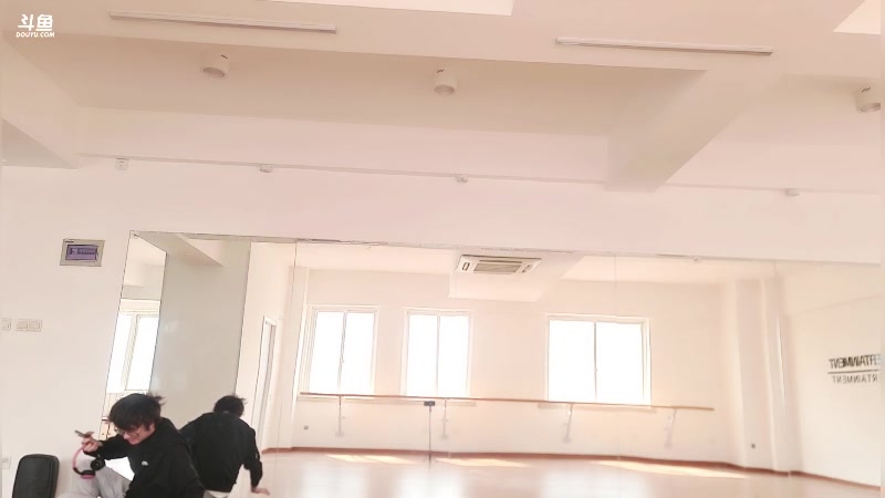 【2023-03-27 13点场】DG女团丶闪现君：舞蹈课day1
