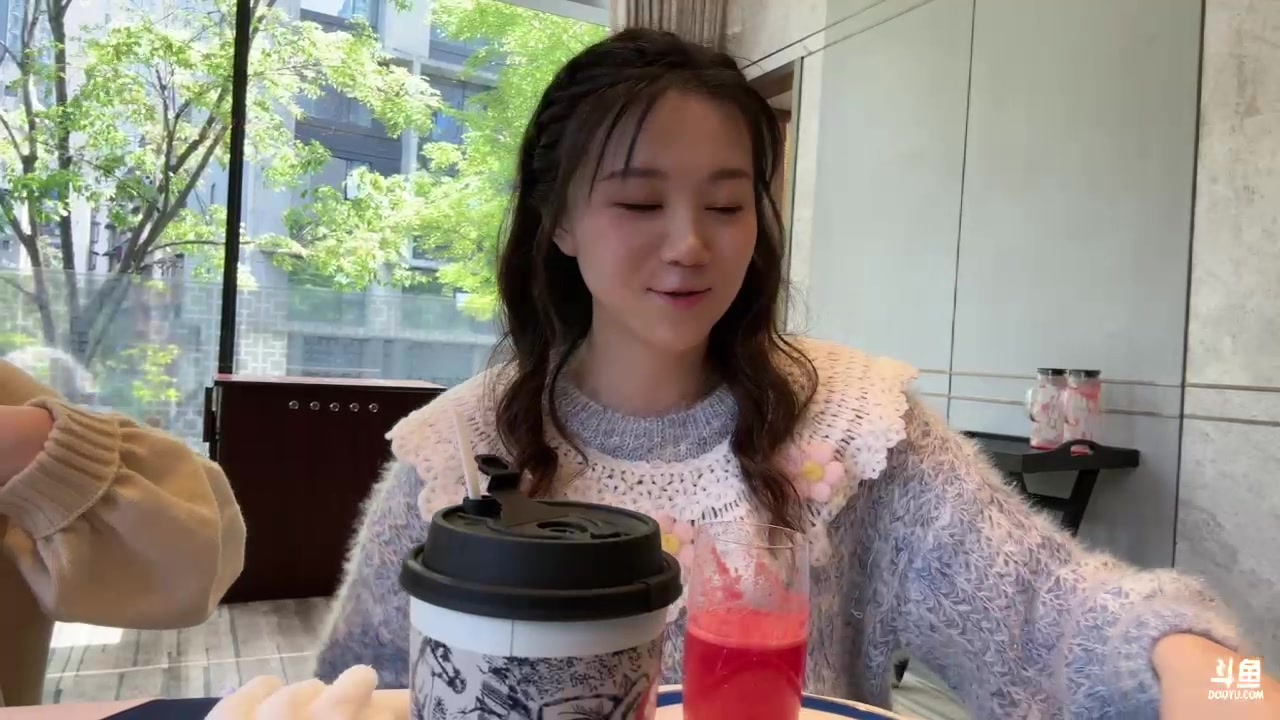 【2023-03-29 12点场】呆妹儿小霸王：【双倍】和雕哥小刘狗哥一起吃饭