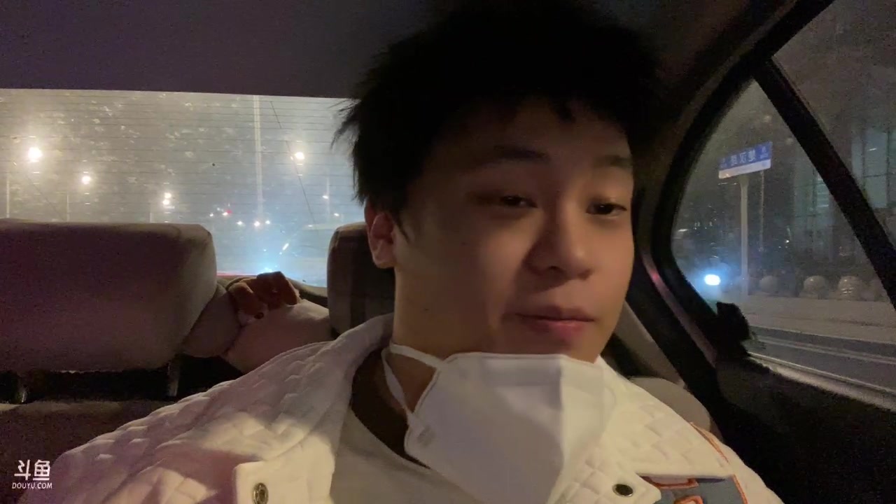 【2023-03-29 22点场】阿二Ayer：今天到达武汉，祝冷爹生日快乐！
