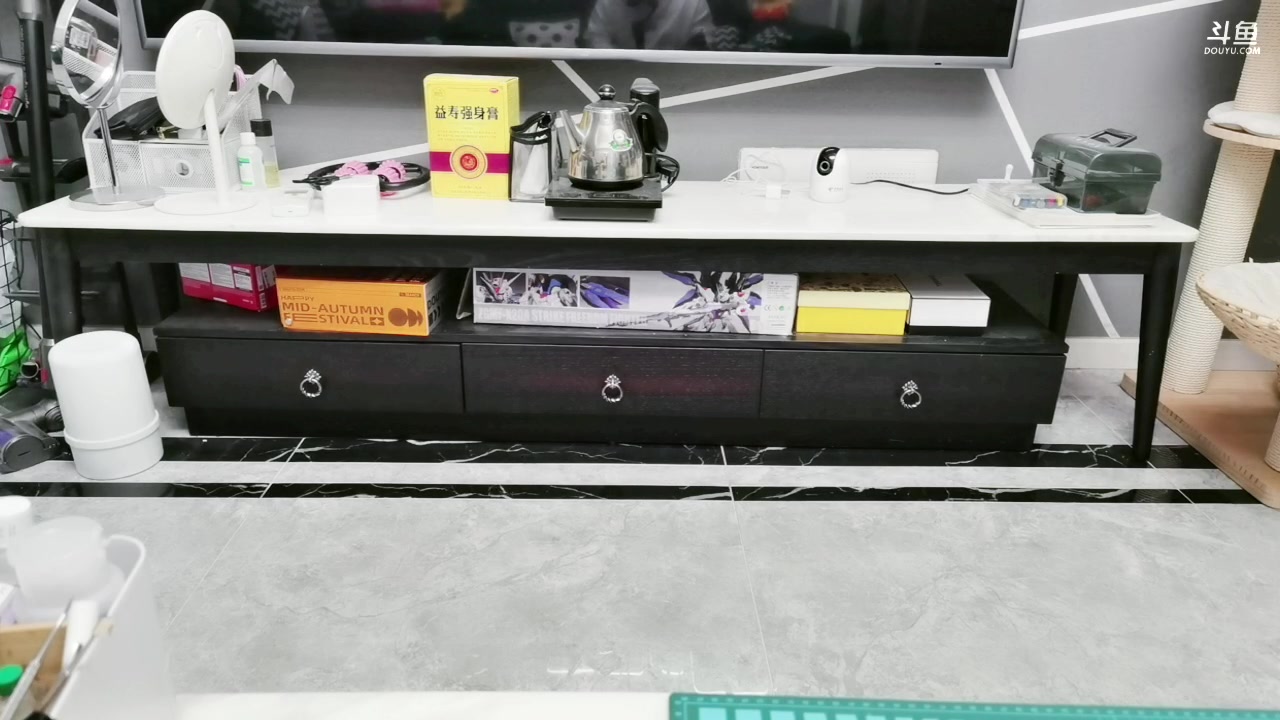 【2023-03-30 23点场】尐表哥：出个门，晚点播！
