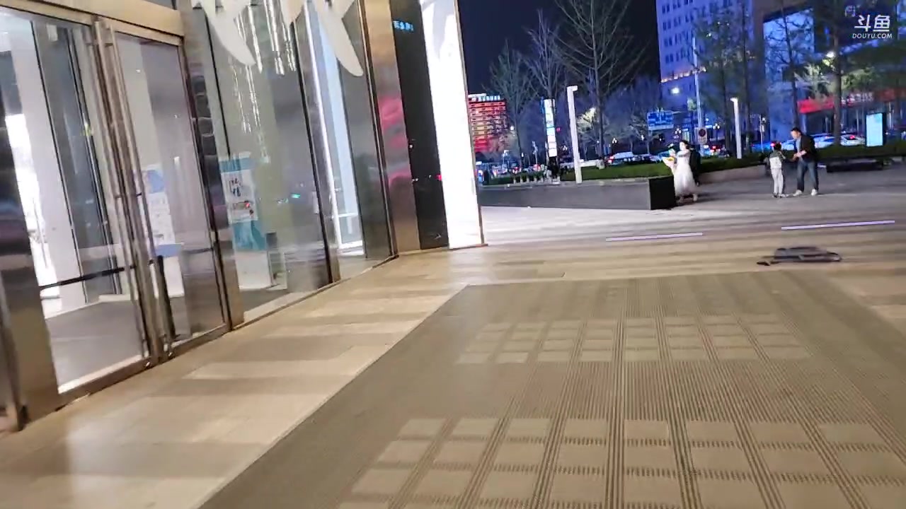 【2023-03-31 21点场】大嘴love：【郑州】日行一善