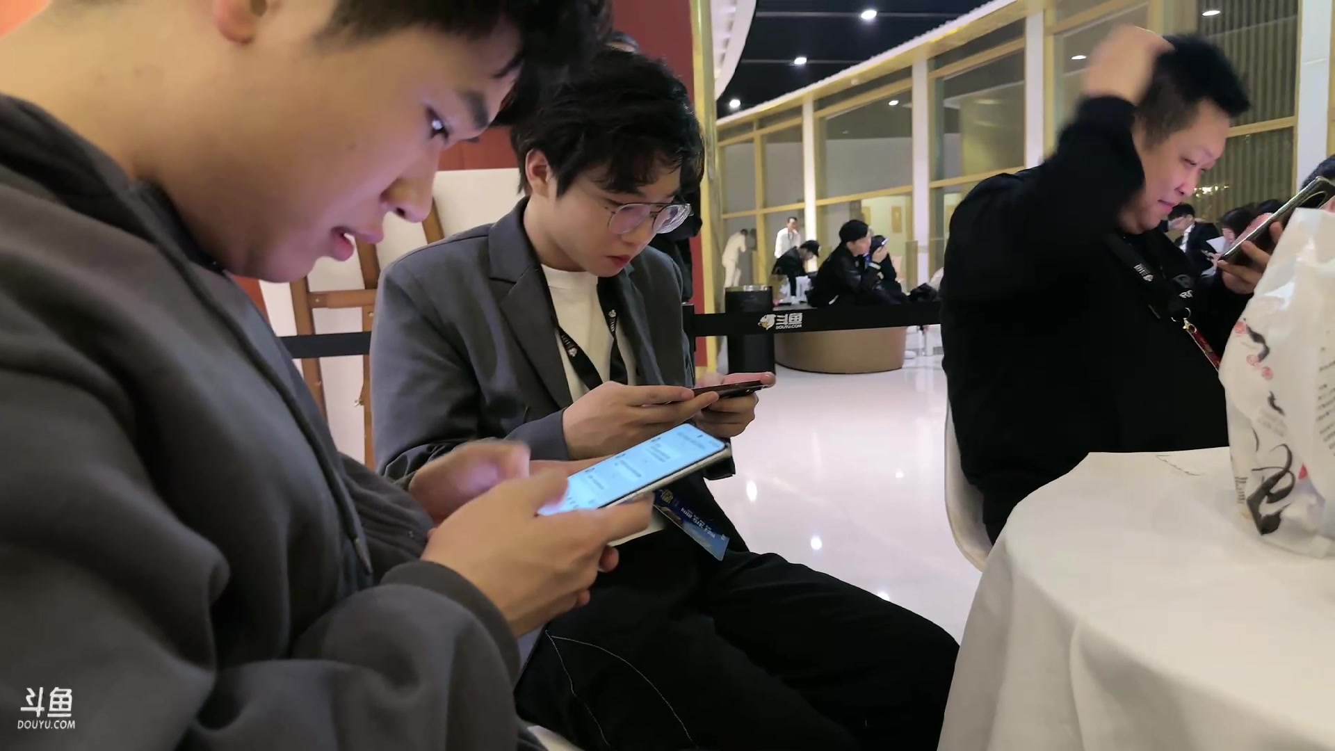 【2023-03-30 19点场】小乐碎片：国服月达标开心快乐每一天