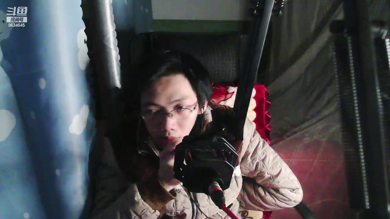 【2023-03-31 04点场】美少女战士5：一百万人正在观看的身残志坚主播