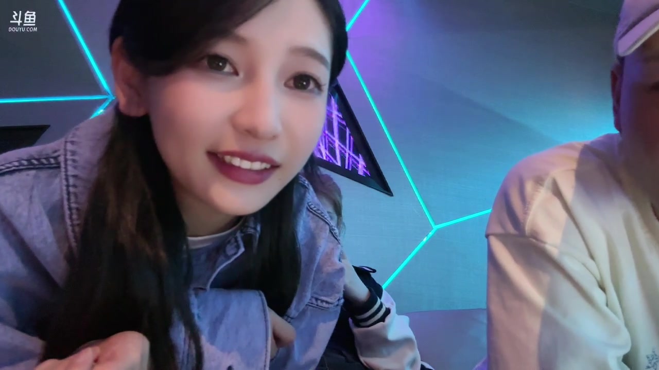 【2023-04-02 00点场】叶知秋Vanessa：秋：参加错觉婚礼 周日六点播