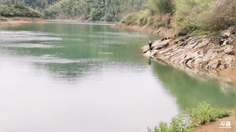【2023-04-03 11点场】中华户外钓鱼：水库野钓，一看就有戏