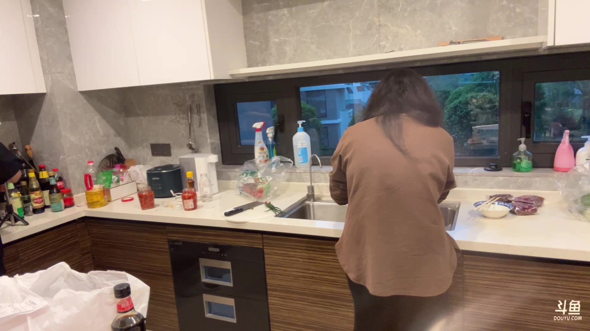 【2023-04-04 18点场】野生小师妹：双倍卡！果冻家做饭吃