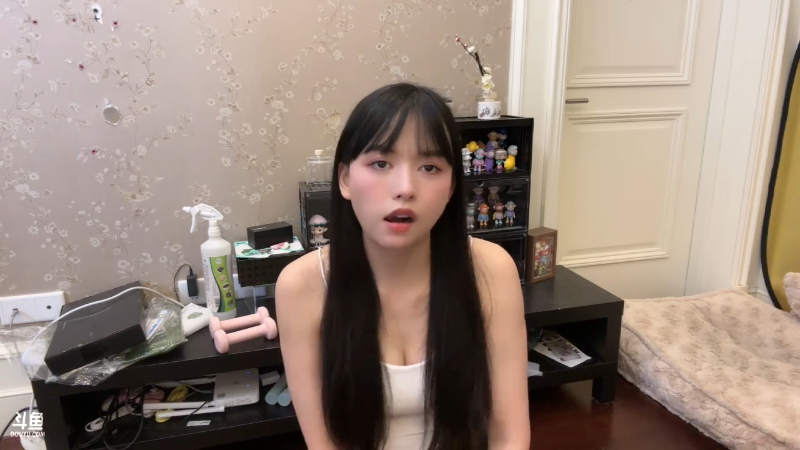 我在斗鱼看不2不叫周淑怡直播英雄联盟