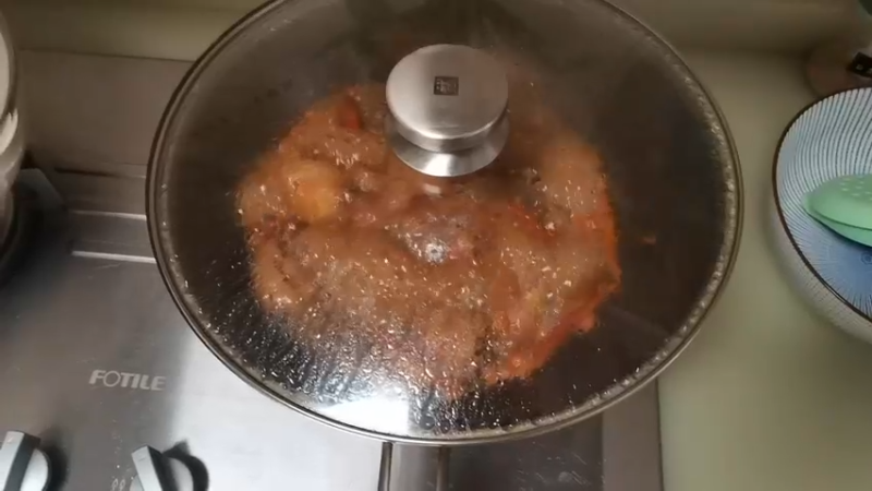 鲜炖鸡肉