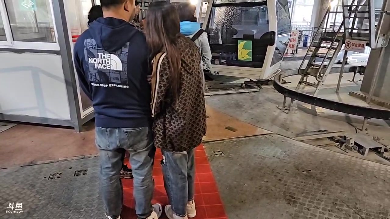 【2023-04-02 13点场】蓝战非OvO：我在苍山最顶处直播