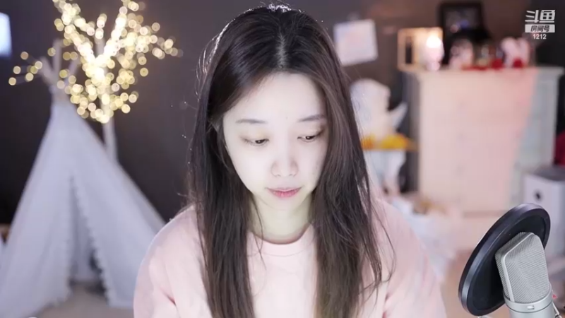 【2023-04-04 18点场】小肉球阿：爱笑的女孩运气不会差~