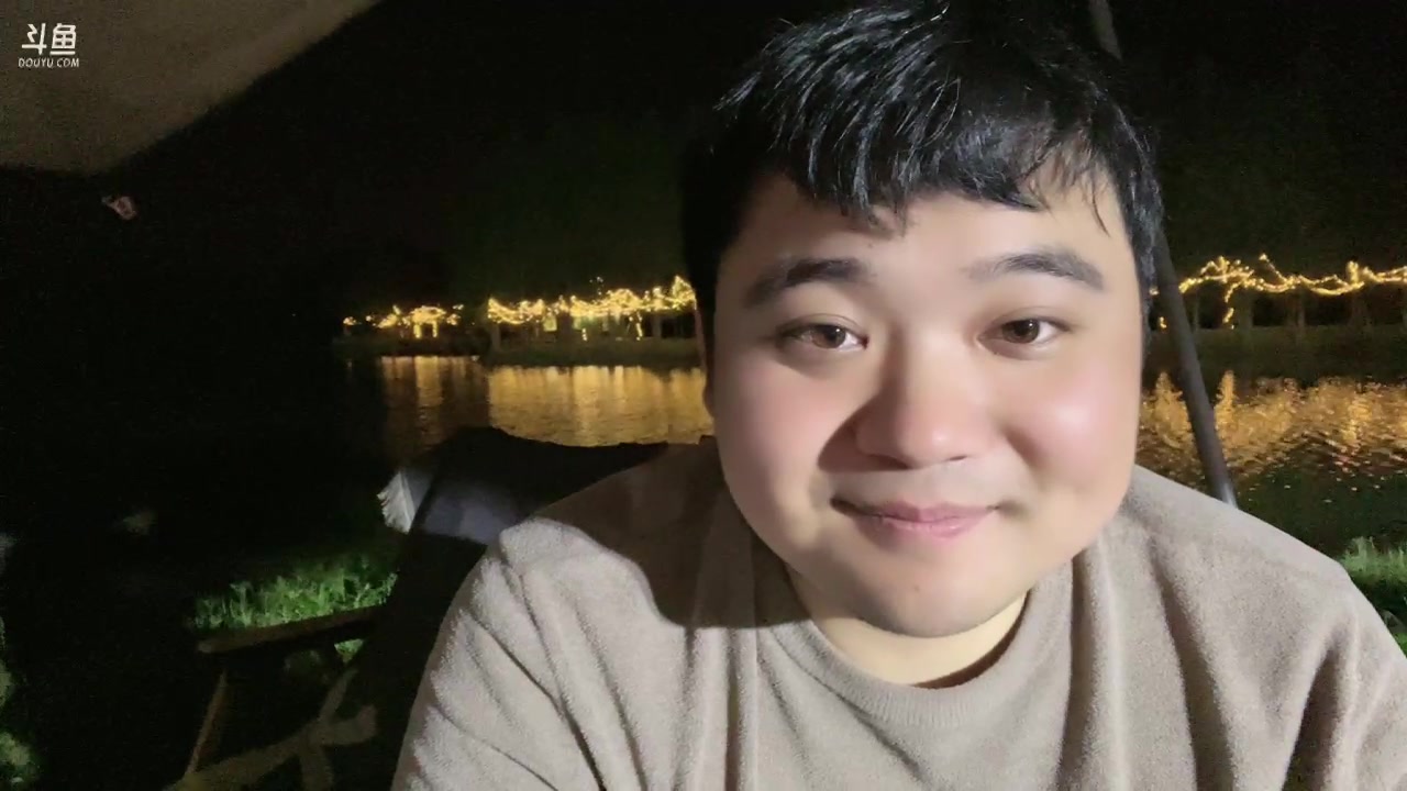 【2023-04-02 20点场】秀才冷男：【小奶团】今天跟黑皮户外～