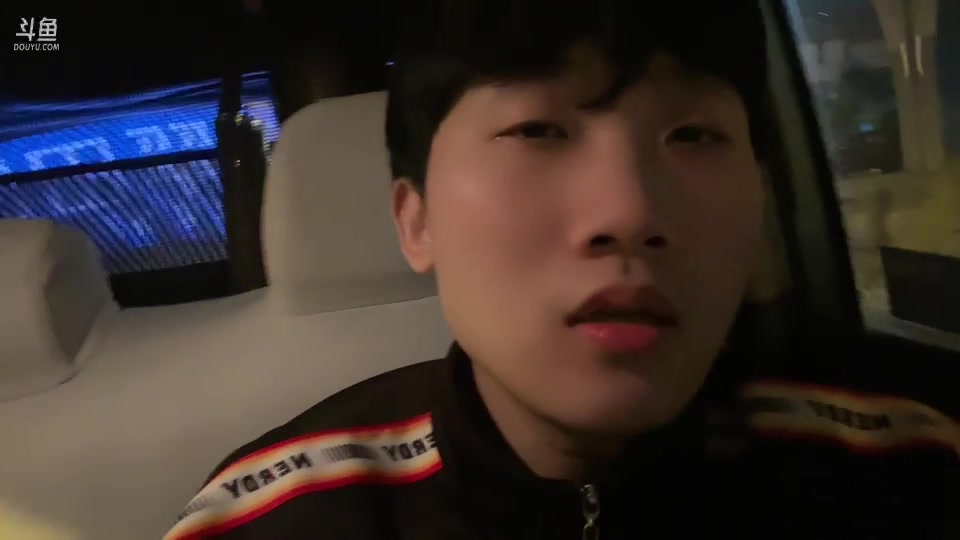 【2023-04-05 02点场】胸肌很大的良小伞：和老队友连麦二路！ 巨龙族集合！
