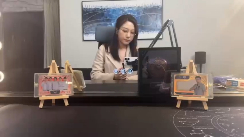 【2023-04-05 19点场】睡不醒的璨璨：今天来拆会卡吧