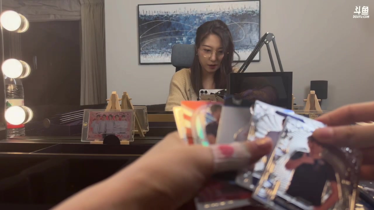 【2023-04-05 21点场】睡不醒的璨璨：今天来拆会卡吧