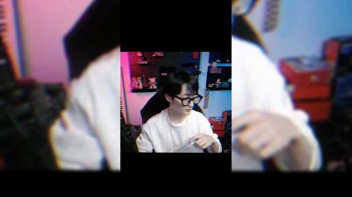 赫某人：非让我展现实力？